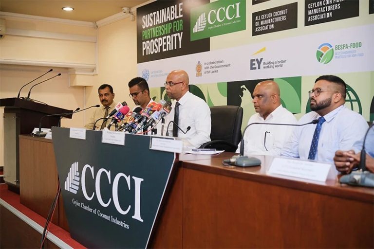 L’industrie locale de la noix de coco met en garde contre un recul majeur alors que les États-Unis imposent un tarif de 30%